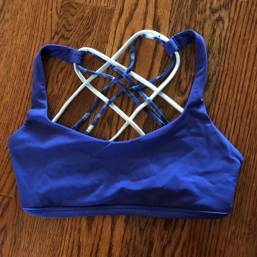 Lululemon “Free to Be” sports bra